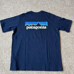 Patagonia P-6 Logo Responsibili-Tee Navy Blue T-Shirt Regular Fit Size L